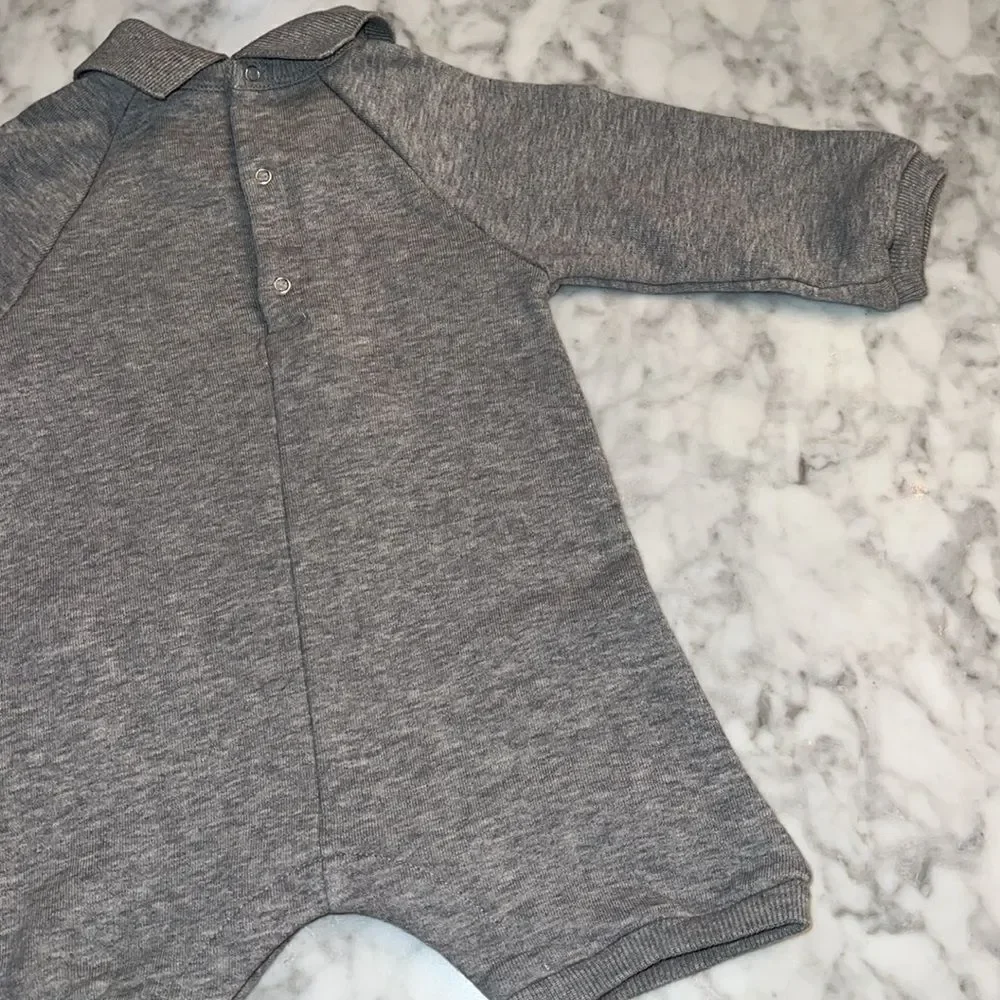 NWOT GUCCI GREY COTTON LOGO BABY SHORTIE 3/6M